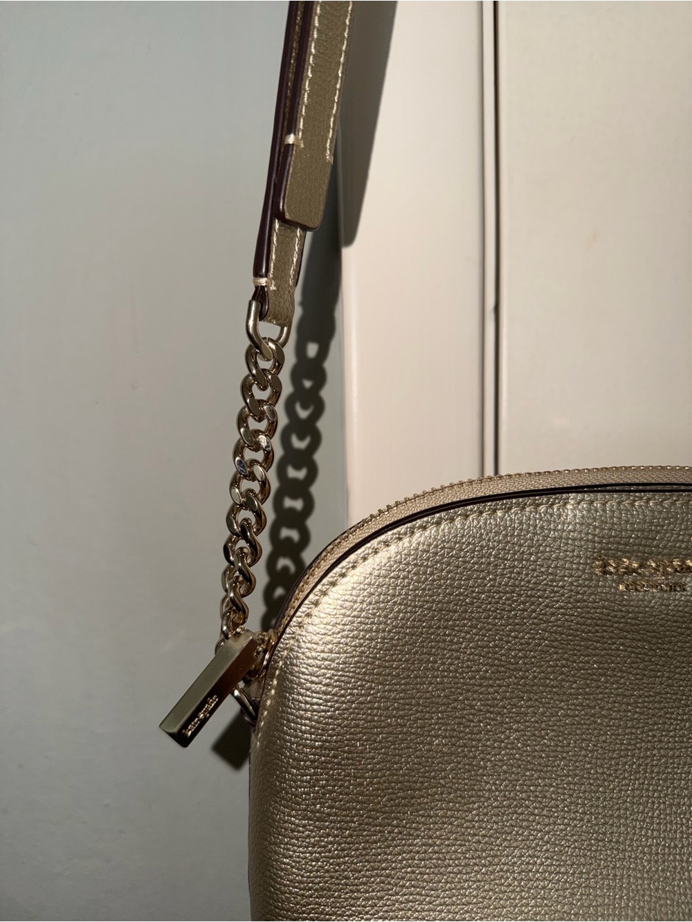 kate spade gold pebbled leather crossbody with chain strap - Picture 6 of 9
